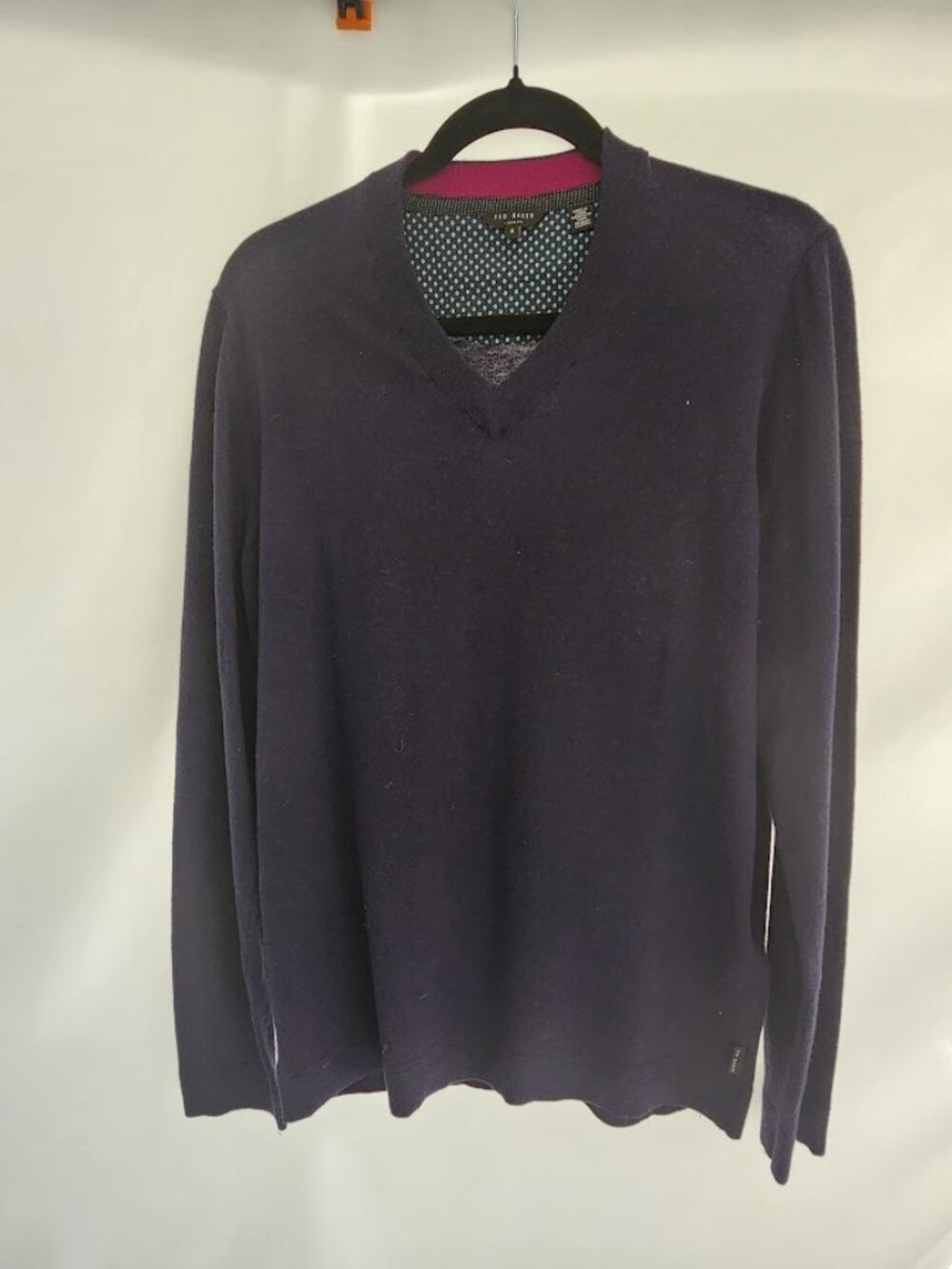 Ted Baker London Men’s V-Neck Long Sleeve Sweater Size Medium